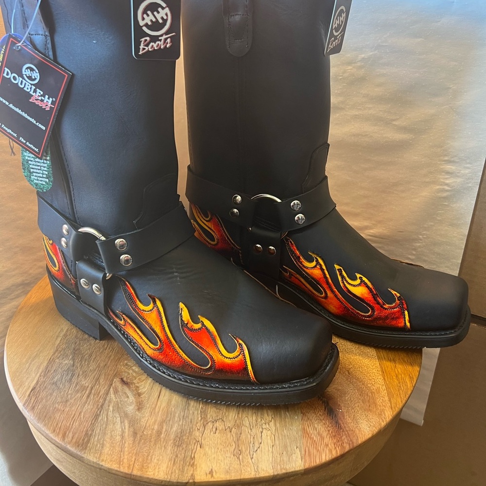 Double H Black Square Toe Harness Motorcycle Boots With FLAMES Men’s 10 D NOS!